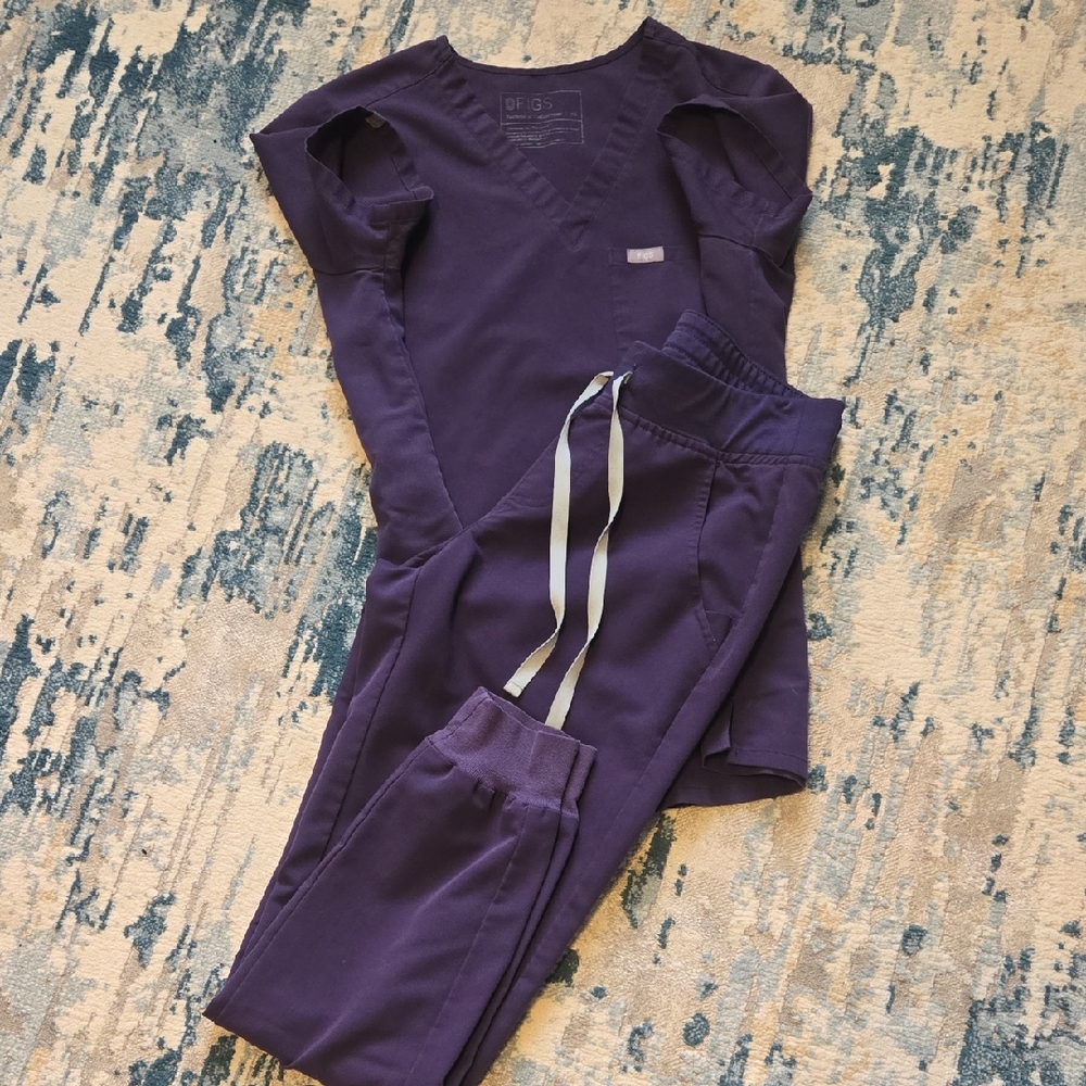 Figs Purple Shadow Scrub Set